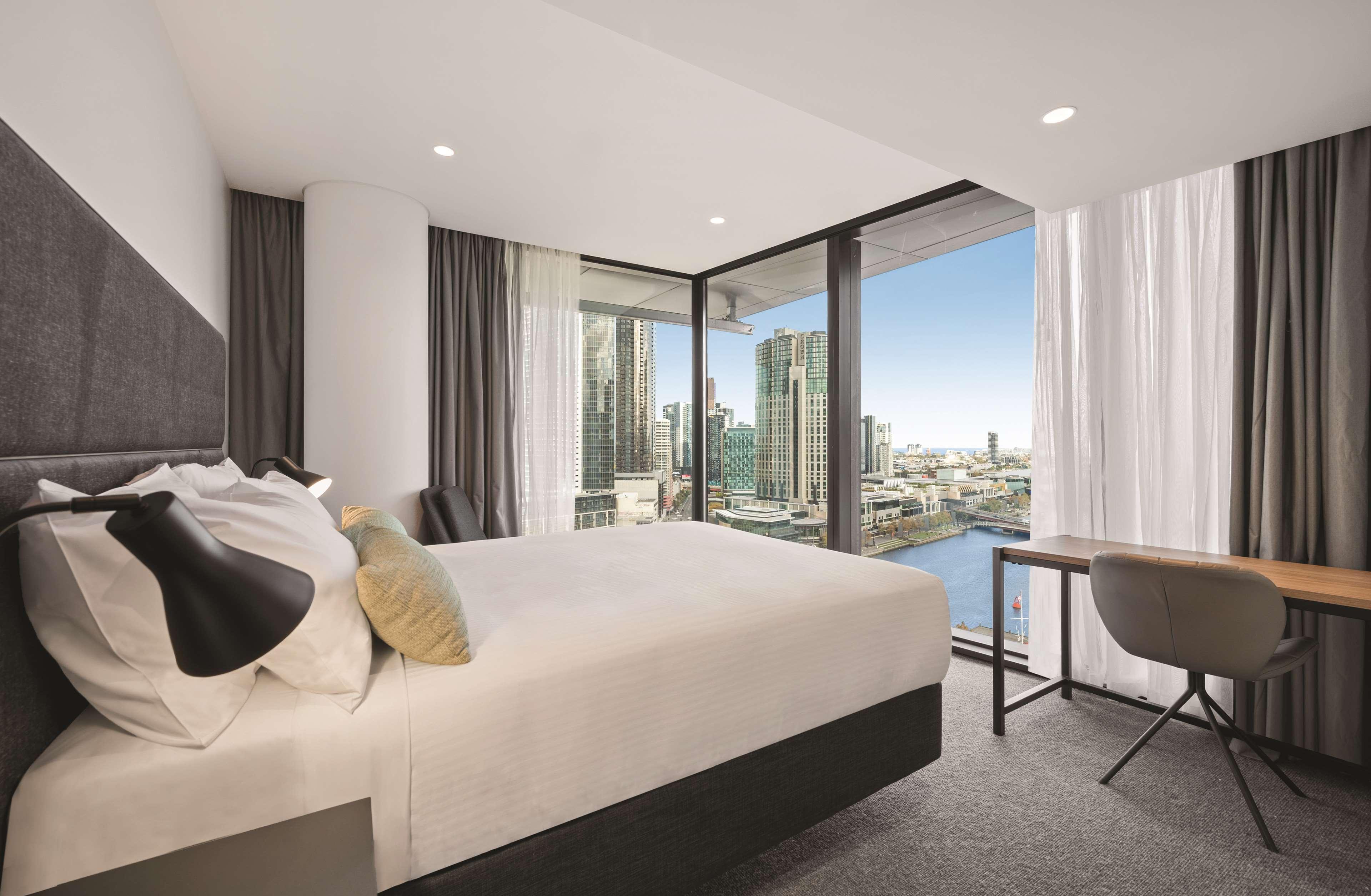 Vibe Hotel Melbourne Exterior photo